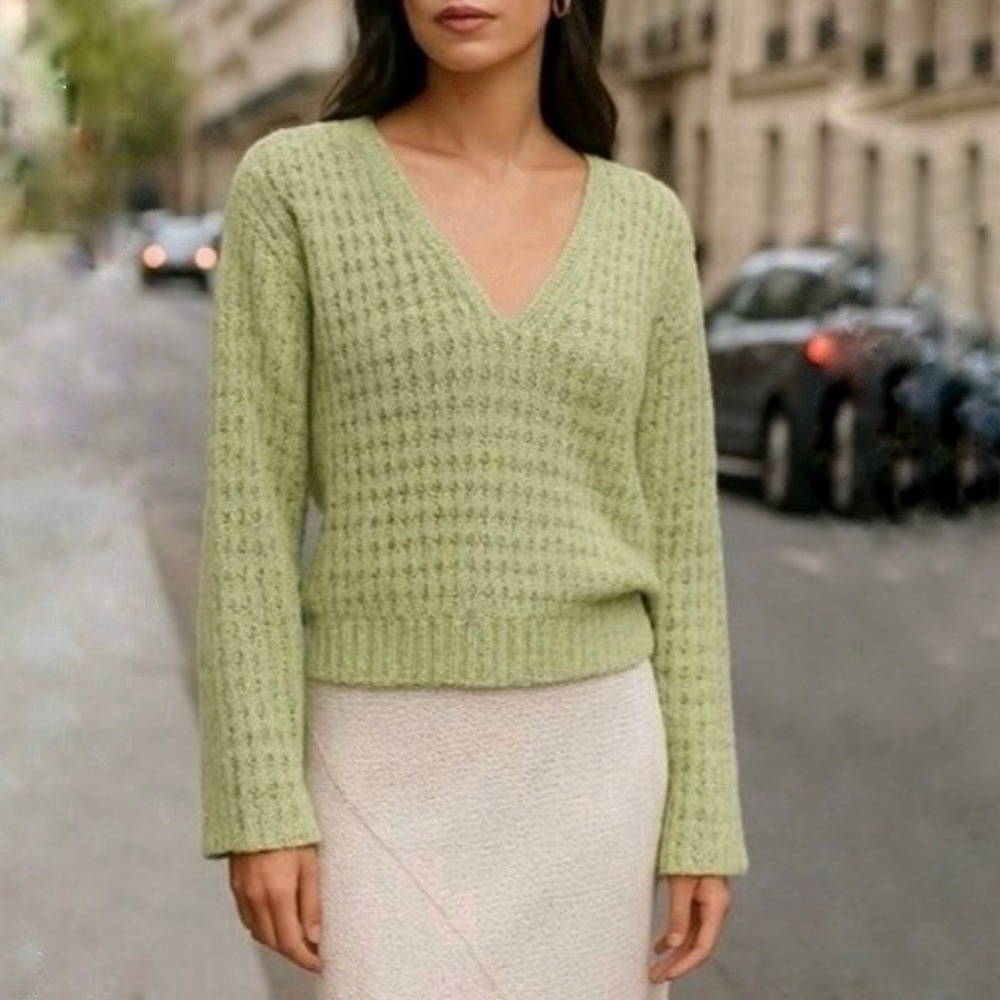 Free People Coconut V Neck Sweater in Kiwi Cream Combo Size Small